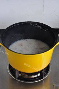 老爸做的皮蛋瘦肉粥做法图解5)