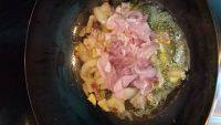 家常菜大蒜炒肉片做法图解4)