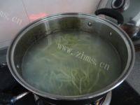 自己做的西红柿菠菜面做法图解11)