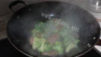 色味俱佳的香肠西兰花做法图解12)