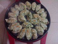 自己做的韭菜鸡蛋煎饺做法图解12)