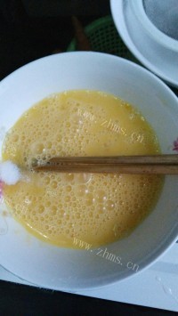 虾皮蒸蛋羹做法图解3)