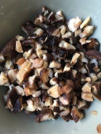自制香菇肉酱做法图解2)