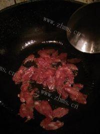 家常菜彩椒炒腊肠做法图解3)