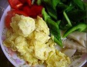 锅巴肉片做法图解2)