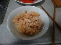 美味的鸡丁炒饭做法图解3)