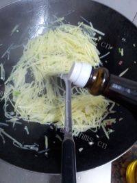 #营养美食#酸辣土豆丝做法图解7)