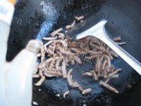 软嫩的芹菜肉丝做法图解7)