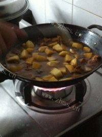 家常菜红烧土豆鸡块做法图解12)
