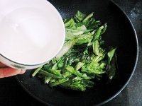 「美味可口」蒜蓉油麦菜做法图解9)