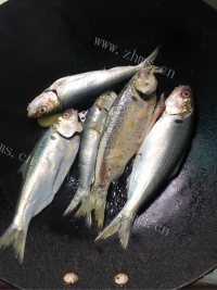 香煎海鱼做法图解2)