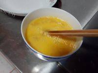 简易版蒜薹炒鸡蛋做法图解1)