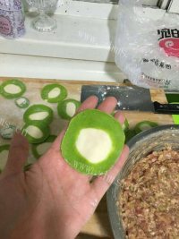 美味的翡翠饺子做法图解7)