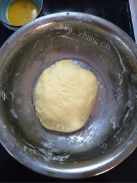 香甜芝麻牛角面包做法图解3)