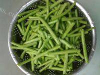 家常菜豆角炒肉丝做法图解3)