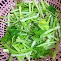 家常菜肉丝炒豆干做法图解3)