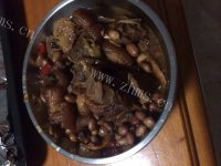 美味的花生炖猪蹄