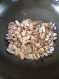 美味的爆炒花蛤