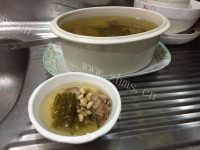 美味的苦瓜黄豆排骨汤