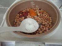 下酒菜卤花生米做法图解11)