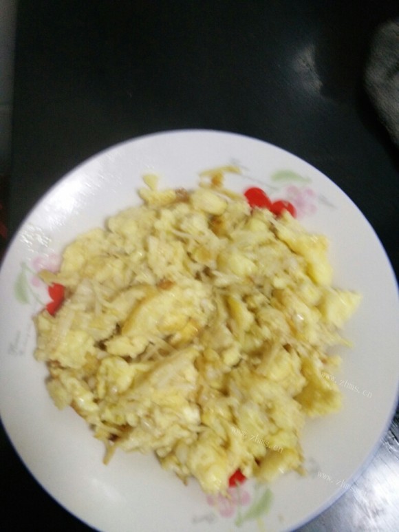 香飘十里的金针菇炒鸡蛋