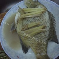 美味的清蒸太阳鱼做法图解3)