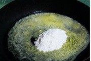 自制奶油白酱做法图解3)