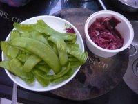 家常菜荷兰豆炒牛肉做法图解1)