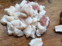 玉盘珍馐的香菇炒肉的做法图解二