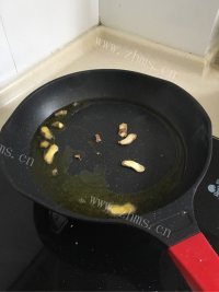 好吃的鲫鱼豆腐汤做法图解2)