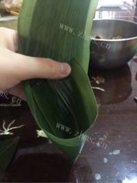 美味的鲜肉粽做法图解4)