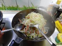 家常菜豆芽炒香干做法图解7)