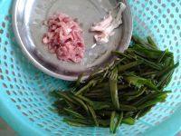 家常菜莼菜肉丝汤做法图解1)