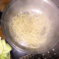 美味的香辣拌面做法图解2)