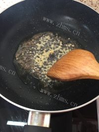 美味的油焖虾做法图解4)