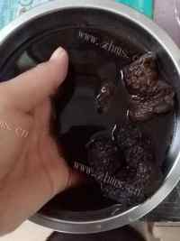 美味的生熟地鸡汤做法图解2)