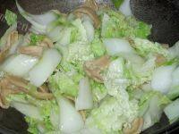家常菜白菜炒豆干做法图解6)