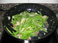 家常菜四季豆炒猪肉