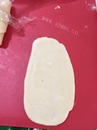 自制枣泥菊花酥做法图解8)
