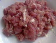 家常菜香芹炒肉片做法图解3)