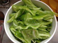 下饭的尖椒干豆腐做法图解2)