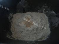 自制淡奶排包做法图解4)