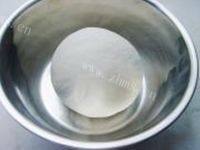 诱人的韭菜猪肉馅饼做法图解5)