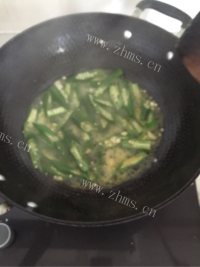 五味俱全的炒秋葵做法图解6)