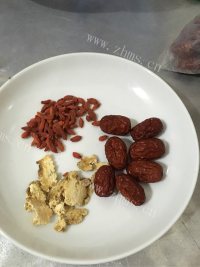 营养当归羊肉汤做法图解1)
