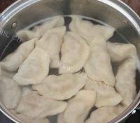 自己做的猪肉饺子