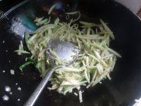 家常菜丝瓜炒肉丝做法图解6)