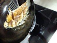 味道不错的红烧鲫鱼做法图解5)