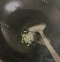 家常菜炒黑豆芽做法图解3)