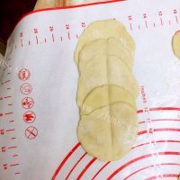 自制玫瑰花面包做法图解5)